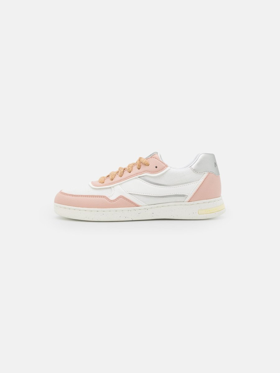 Pantofi nude Geox – produs din colecția 2Vibe
